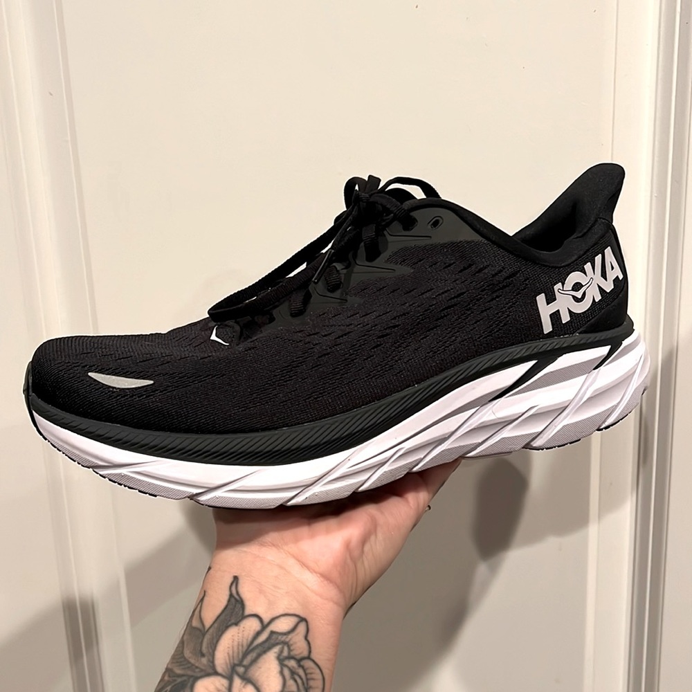 Hoka Clifton 8, black